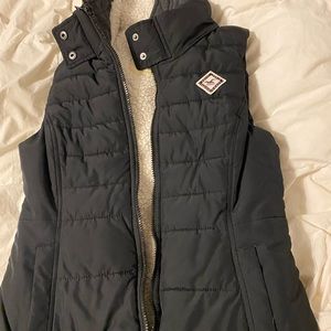 Hollister vest